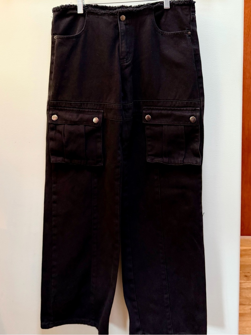 Pretty Little Thing Blk Denim Cargo Pants w Distressed Waist Women’s Size 10
